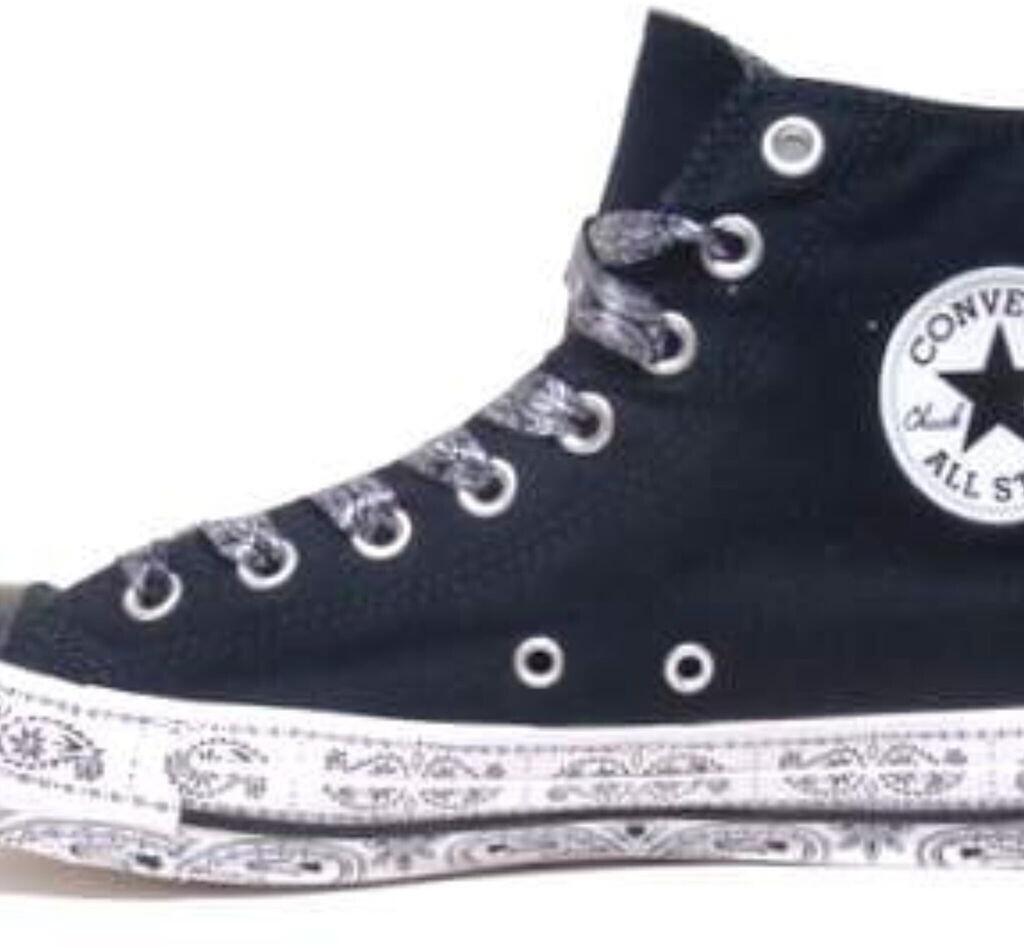 

Кроссовки Converse Chuck Taylor All Star Hi x Miley Cyrus белый/розовый/собачий лес черный 41 ½