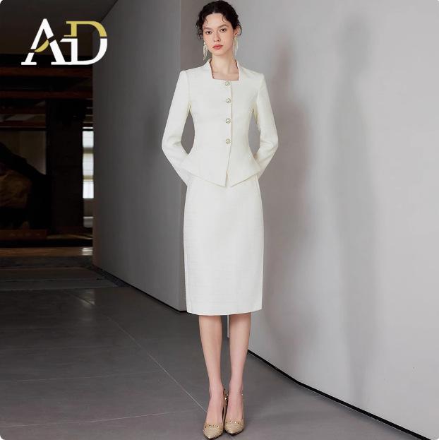 Off-White Square Neck Women's Professional Slimming Suit – Spring/Autumn Formal CEO Workwear