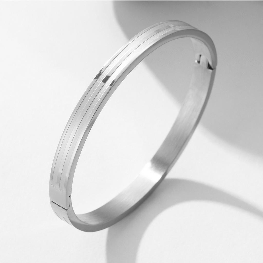 Europe and the United States new striped gold bracelet commuting elegant personality light luxury manufacturers wholesale