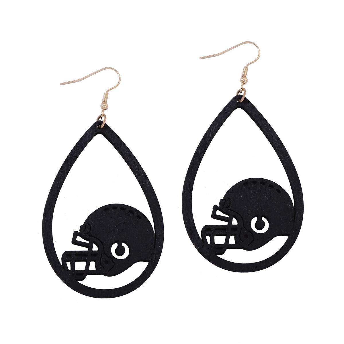 

Fun wood chip cut hollowed-out personalized earrings, wooden fashionable and niche design sense, versatile and trendy earrings