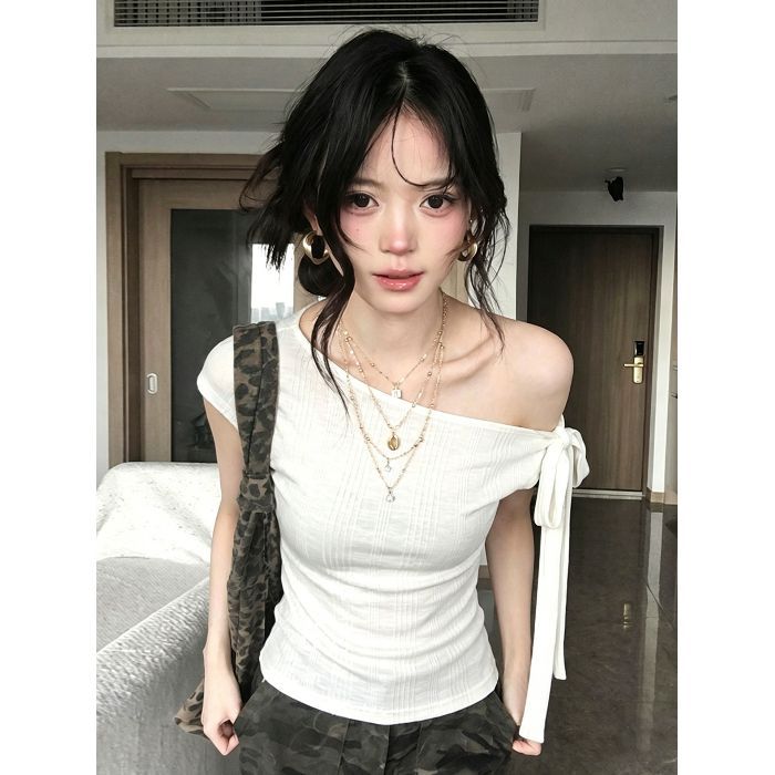 Spice girl pure desire French slim-fit bow strap short-sleeved t-shirt women's ins with solid color slanted shoulder off-shoulder top