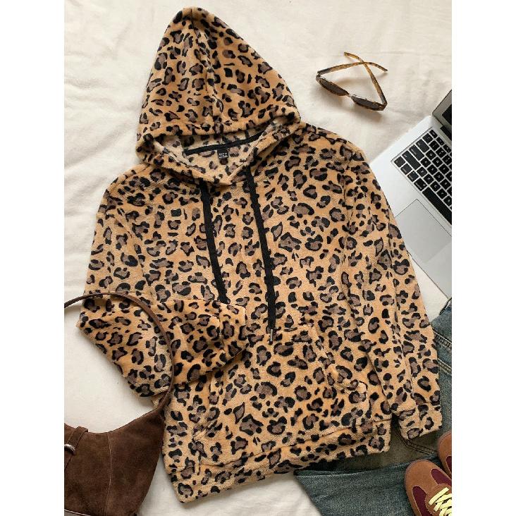 Trendy Women's Oversized Hoodie with Bold Brown Leopard Print – Cozy Fleece Pullover Sweatshirt for Casual Streetwear