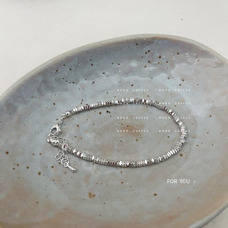 

Браслет из серебра и камня кошачий глаз в стиле ретро