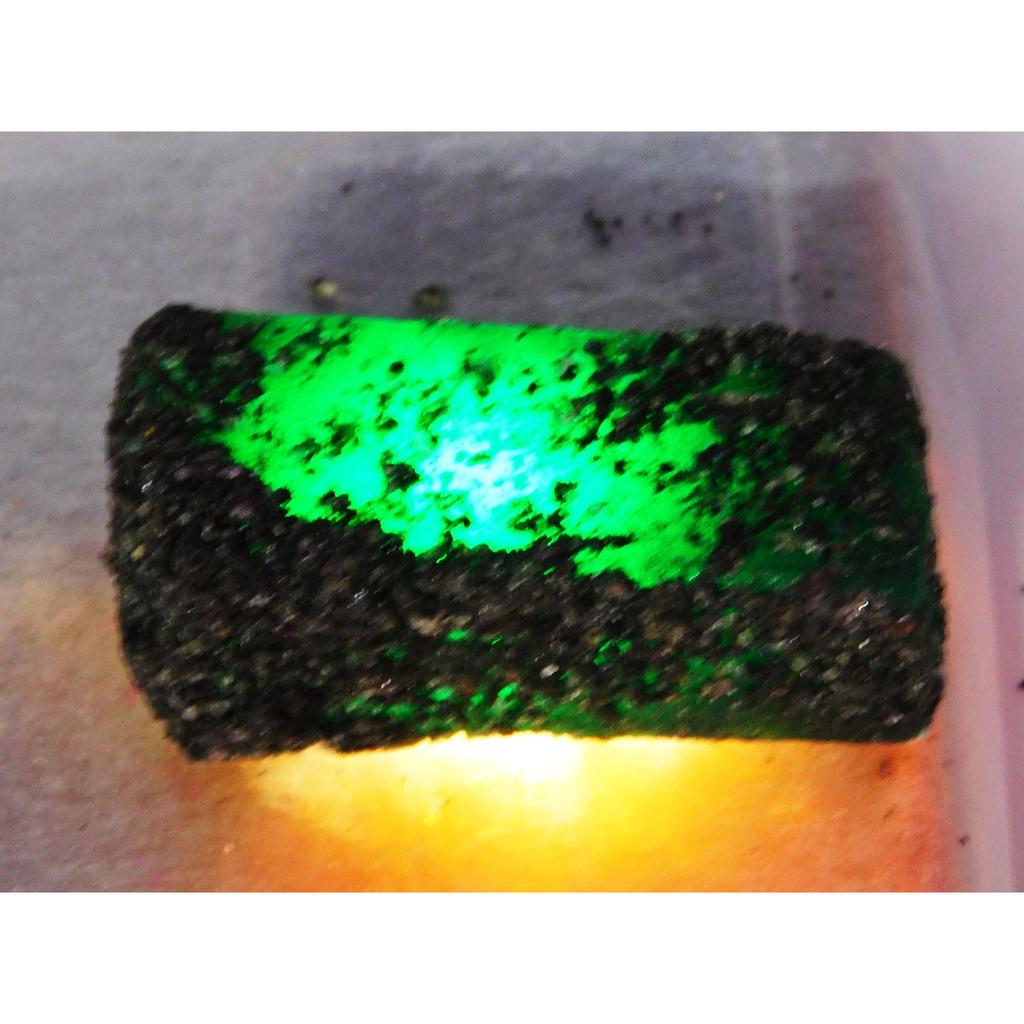 88 Ct CERTIFIED Dyed Green Emerald Rough Natural Base Stone Uncut Gemstone