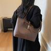 Large capacity bag women's 2025 new trendy autumn and winter retro fashion daily commuting versatile shoulder bag tote bag