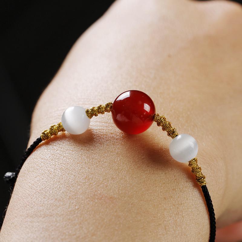 Red Agate Cinnabar Acacia Bean Necklace with Cat's Eye Gold Thread Clavicle Chain.