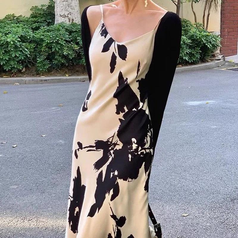 French Suspender Dress Femininity Slim Waist Summer New V-neck Printed Commuter Medium and Long Skirt