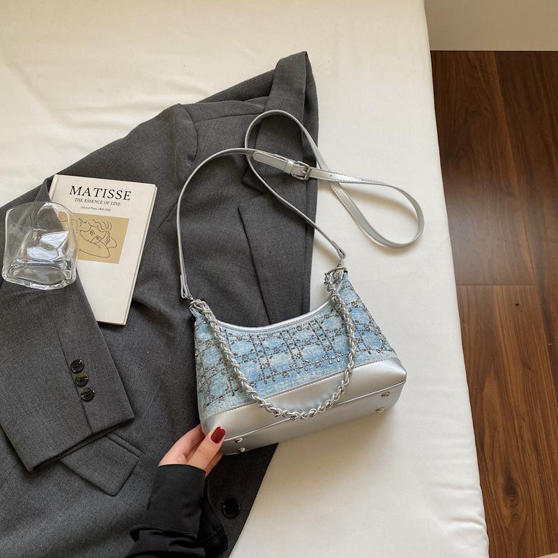 This Year, the Popular Small Bag Women's 2025 New Summer Versatile Underarm Bag Niche High-end Shoulder Messenger Bag