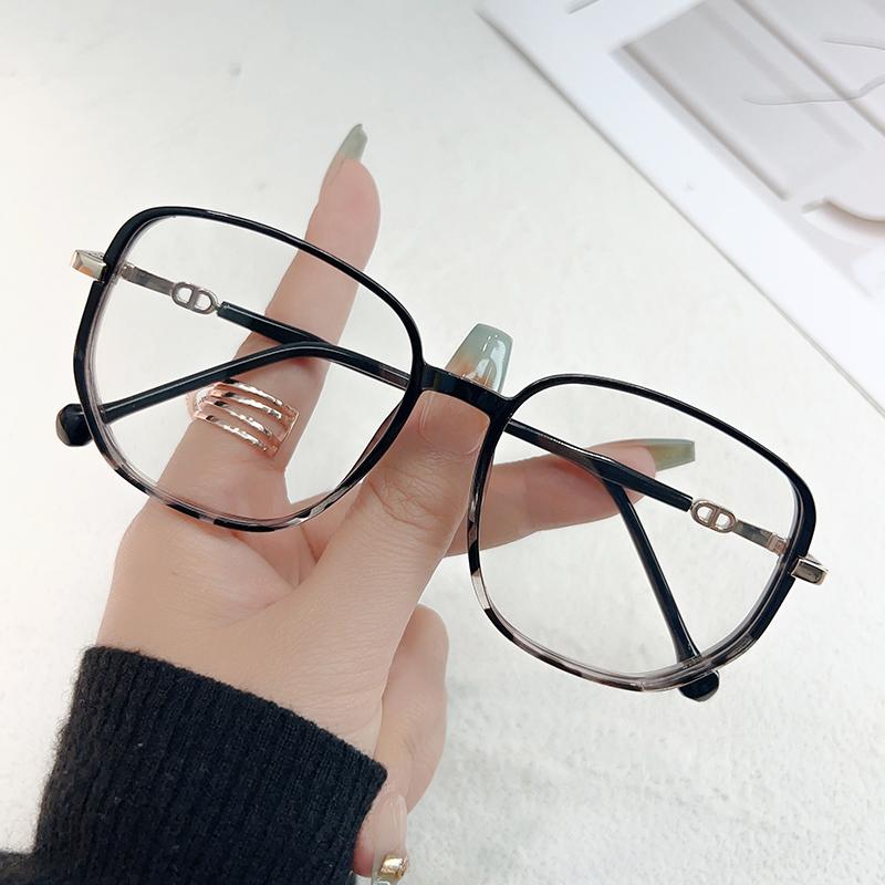 Anti-Blue Light Glasses Metal Square Eyewear Women Men Simple Luxury Eyeglasses Blue Light Blocking Man Lady Computer Eyeglas