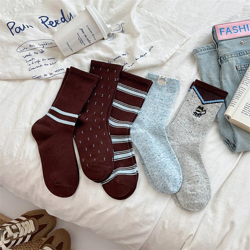 Ladies Spring and Autumn Retro Color Striped Cloth Logo Kitten Embroidery Medium Tube Pile Socks