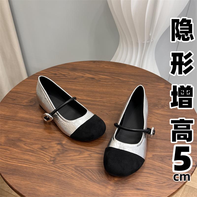 

Версия из овчины~ внутренняя высота увеличивается на 5 см, цветная отделка, туфли Мэри Джейн с круглым носком, туфли-лодочки с ремешком, маленькие кожаные туфли, ретро, корейская версия, одинарные 35 серебряный