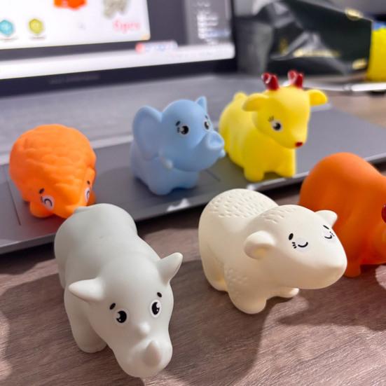 Squeaky Vinyl Animal Bath Toy for Toddlers Soft Water Play Figure Interactive Squeeze Toy for Baby Shower Fun Cute Floating Figurine for Pool Bathtub