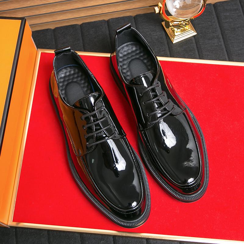 Fashion Lace-Up Formal Dress Footwear Fashion Pointed Oxford Shoes Mens Party Wedding Dress Shoes New Trend Elegantes Man Business Shoes