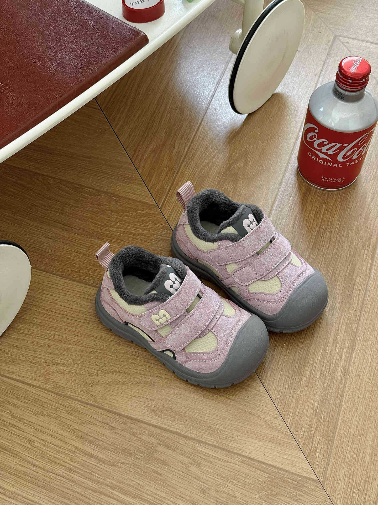 

XSHX retro functional shoes | Boys and girls autumn and winter velvet medium top rubber non-slip bag head to protect foot stability and sports 25