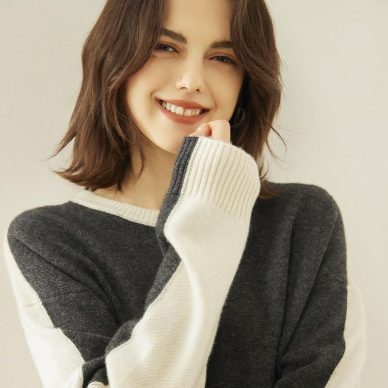 

Кашемировый женский свитер крупной вязки с круглым вырезом и цветными блоками - Коллекция Осень/Зима 2024 One Size серый/древесный уголь