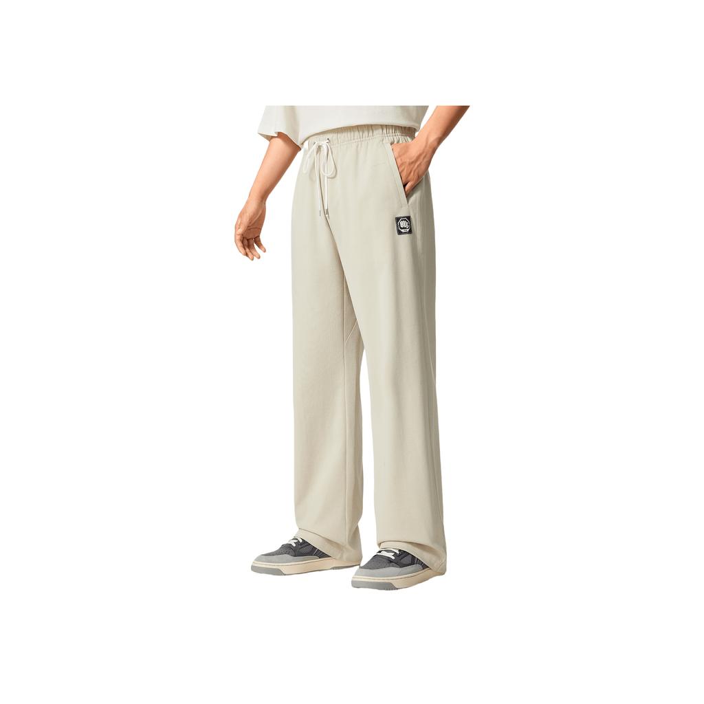 Li-Ning Anti-Five Series Bequeme Einfache Vielseitige Buchstaben Mid-Rise Kordelzug Gerade Bein Weit Strick Sporthose Herrenhose Schaum-Khaki AKLV217-1