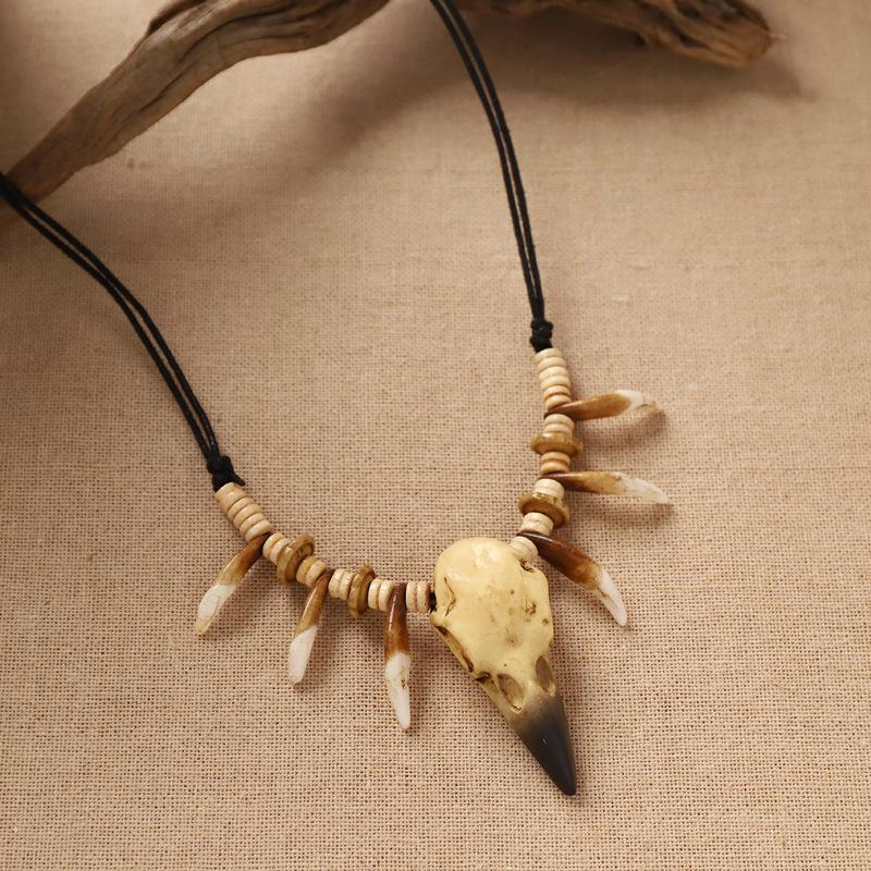 Original eagle bird crow skull dog tooth necklace retro niche crow skull pendant ethnic tribe men and women personalized accessories