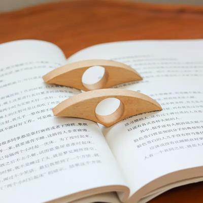 Drewniany Uchwyt do Strony Książki Ręcznie Robiony Otwieracz do Książek Pierścień na Kciuk Zakładka Akcesoria do Czytania Książek Nauczyciele Studenci Miłośnicy Książek Mole Książkowe Prezent