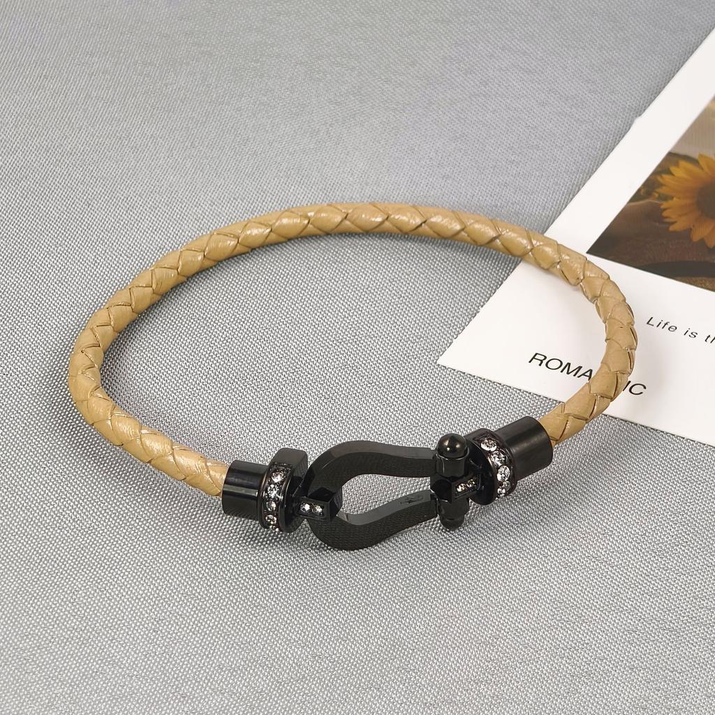 2026 Red Rope U-shaped Fred Micro-inlaid Half-brick Leather Rope Horse Buckle Hoof Non-fading Bracelet