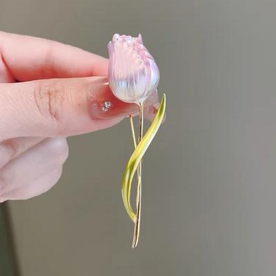 Broche de Tulipa Rosa - Broche Simples e Elegante em Forma de Flor, Apresentando Flores Raras e Alfinete Feito à Mão.