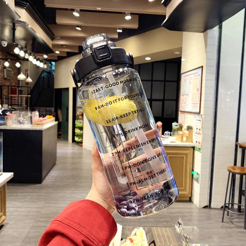 

2-литровая бутылка для воды с соломой, портативные бутылки большой емкости, спортивные бутылки для холодной воды на открытом воздухе с маркером времени, посуда для напитков 2L 64OZ