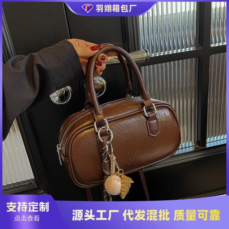 Retro Small Bag Women's Versatile New Fashion Messenger Bag Women's Portable Work Pillow Bag
