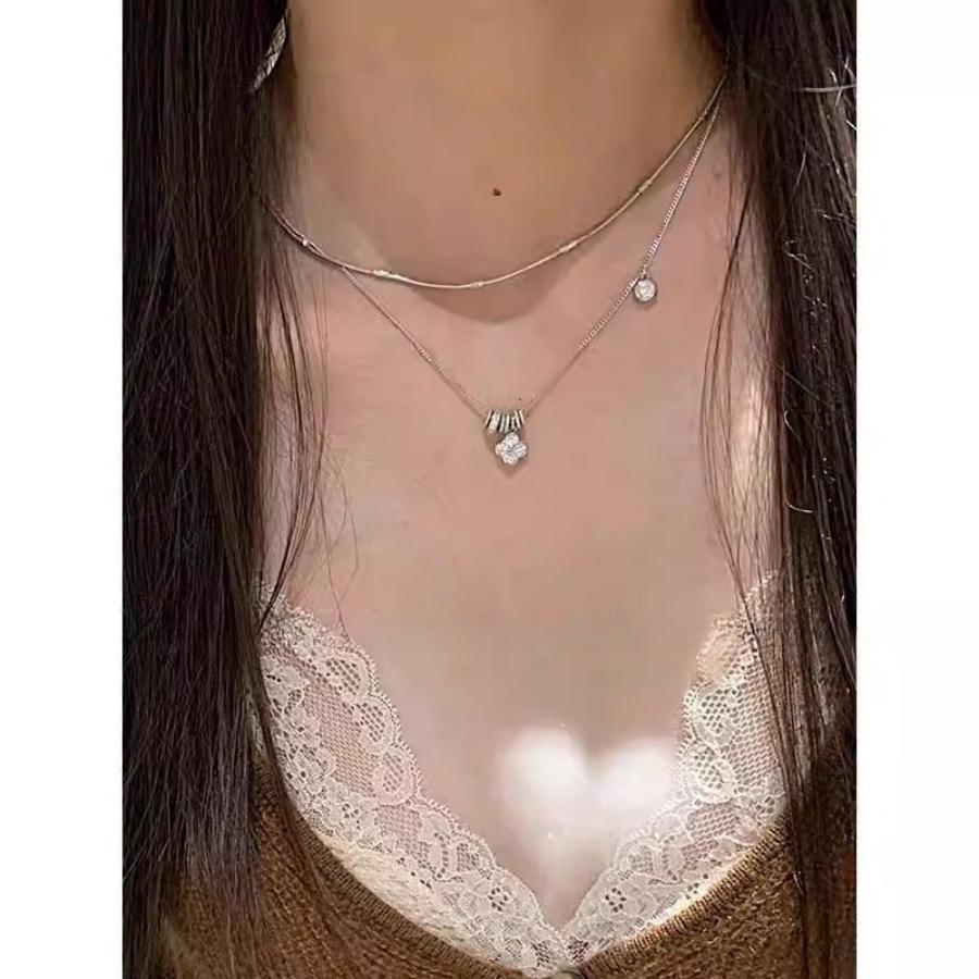 Lucky Clover Swivel Necklace Sense Clavicle Chain with Accessories New