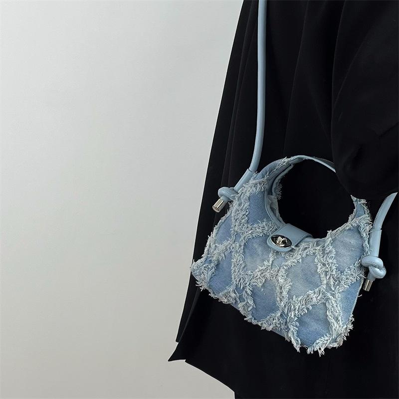 Retro Denim Bag Women's 2025 New Niche Design Sense Fringed Messenger Bag Fashionable and Simple Shoulder Bag Tide