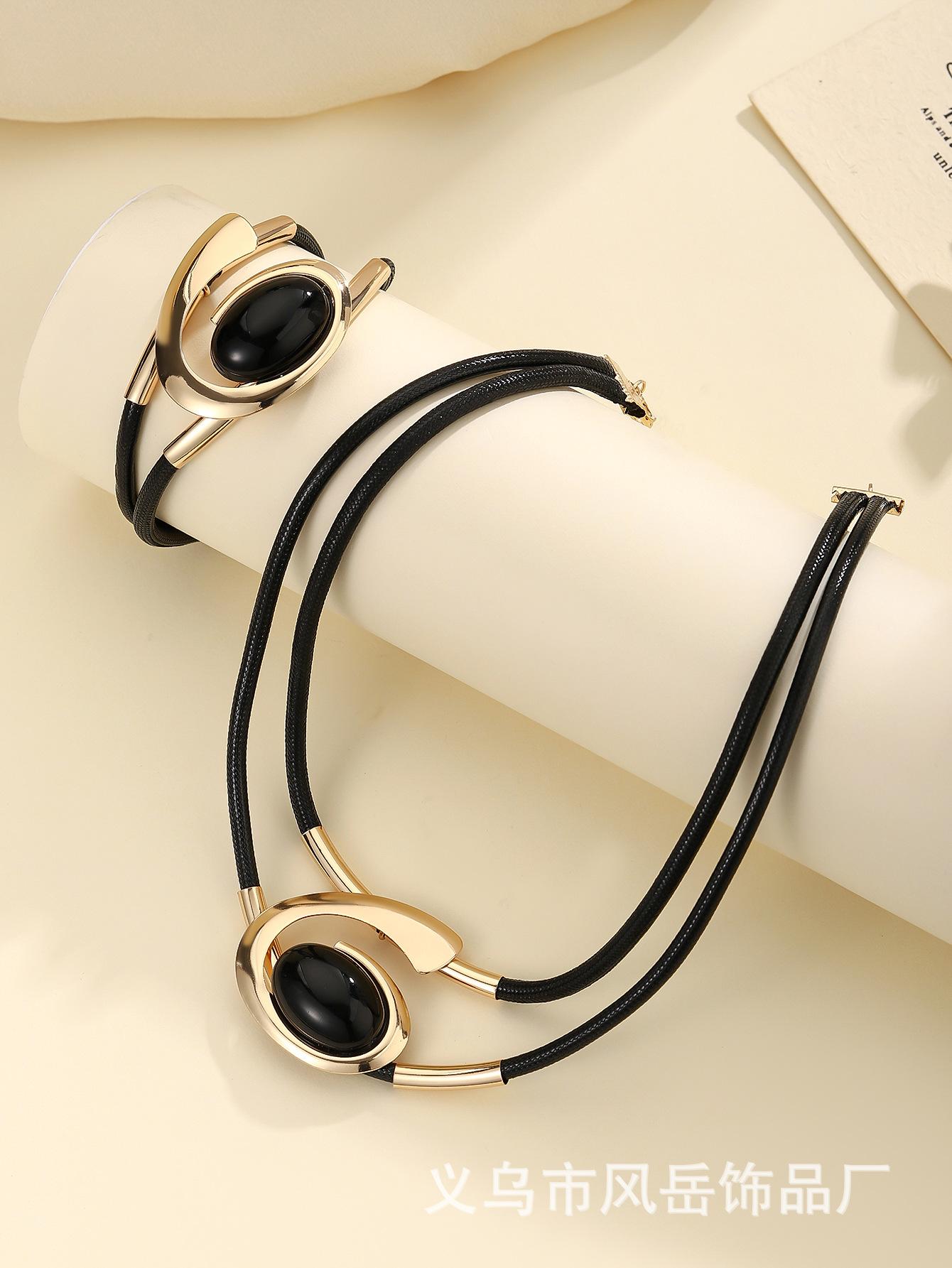 

Gold Black Acrylic Pendant Jewelry Set - Ladies Necklace Bracelet Set золотой