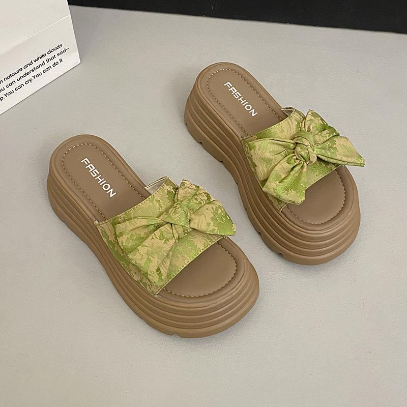 

Cool slippers female summer wear 2025 new fairy style with skirt platform beach sandals fashion satin one-word drag 40 зелёный