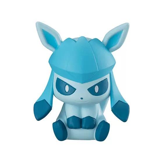 

Genuine Gacha Scale Miniature The Little Adventure Collection Line Eeveelution Espeon Flareon Vaporeon Action Figure Playthings