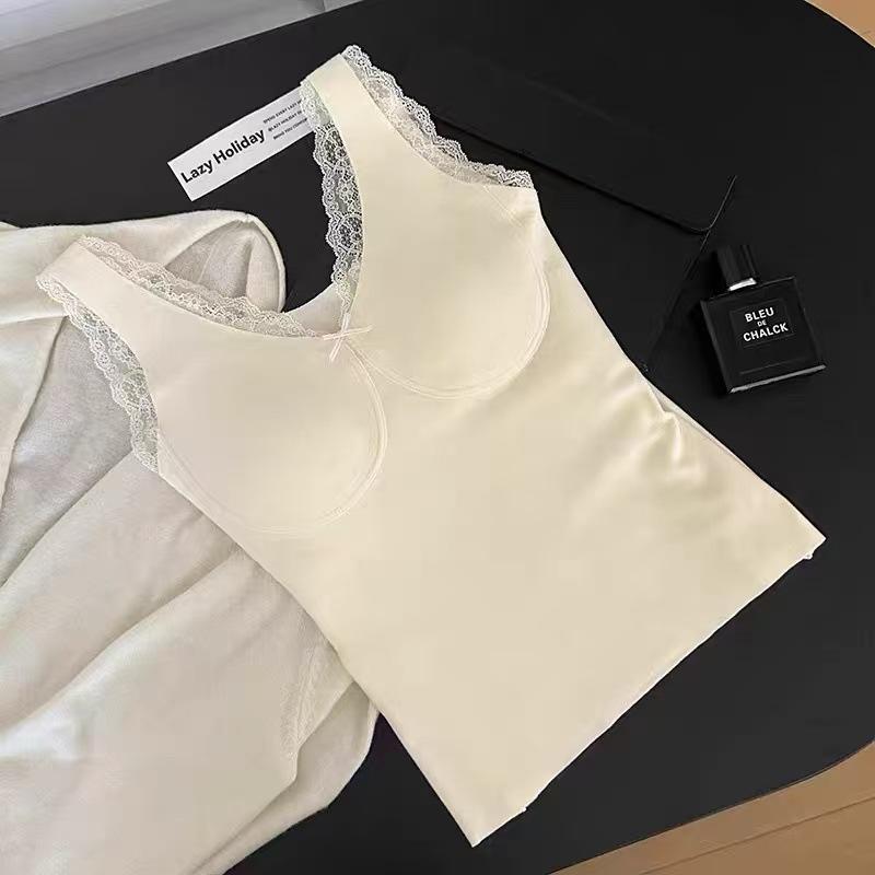 

Spring and summer new thermal vest, velvet with its own chest pad, lace edge inside, low-necked bottoming shirt can be worn outside M [recommendation 40-55kg ] шампанского
