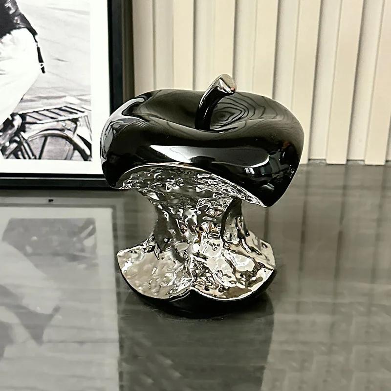 

Надкусанное яблоко Искусство Орнамент Посеребренная Фруктовая Скульптура Керамическое Ремесло Настольное Украшение Эстетичный Выставочный Предмет