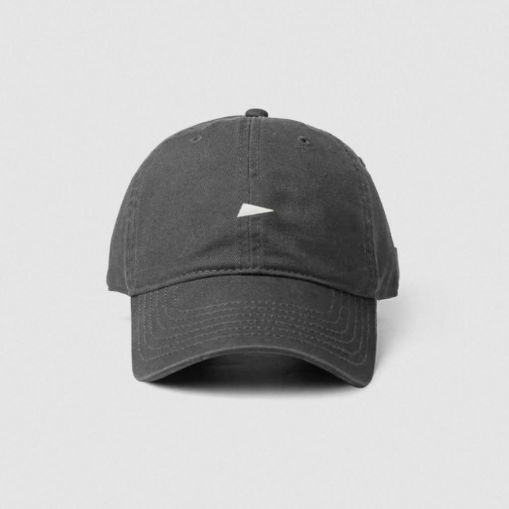 A New Embroidered Upside Down Triangle Baseball Cap for Women  and A Wider and Larger Outdoor Sunshade Baseball Cap for Men In Spring and Summer