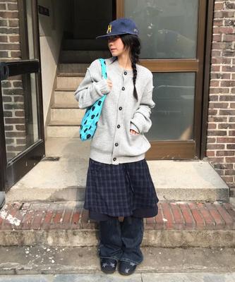 Mihebeu Check Pocket Midi Skirt Navy