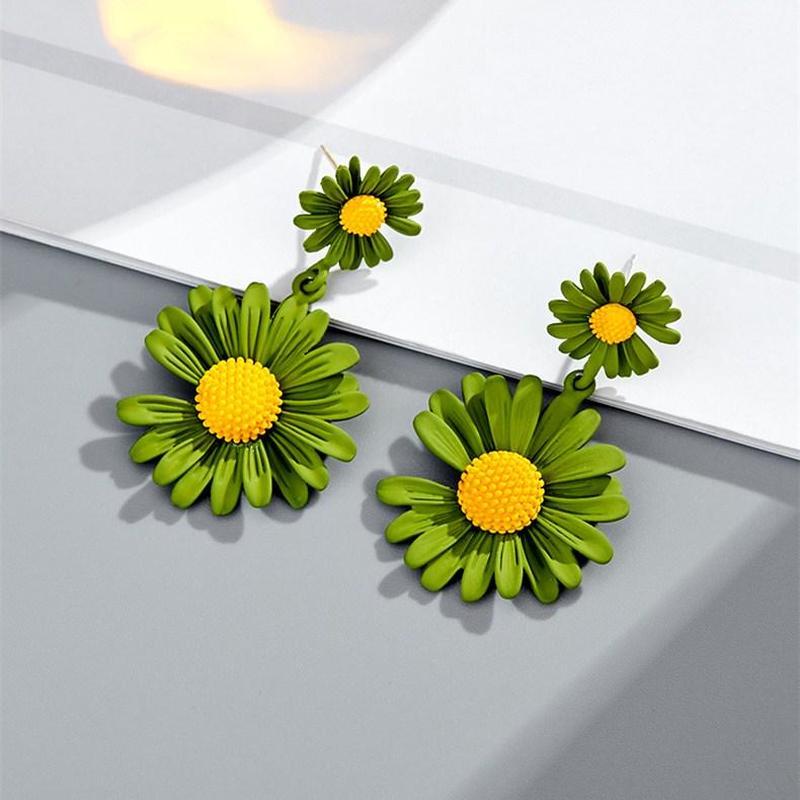 

Необычные серьги, модные элегантные серьги-гвоздики с цветком ромашки, женские стильные серьги, ювелирные изделия для помолвки, подвески, подарки