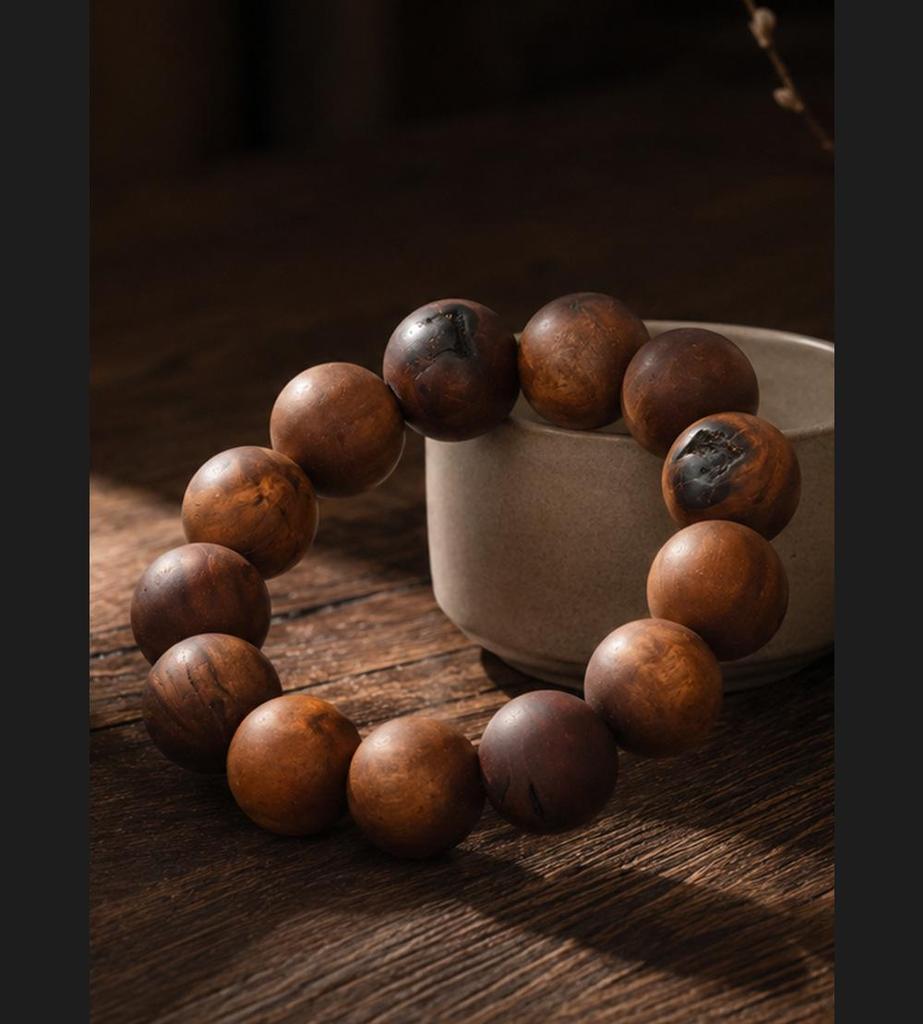 Lightning-Struck Wood Bracelet: Daoist Original Design with Natural Mark