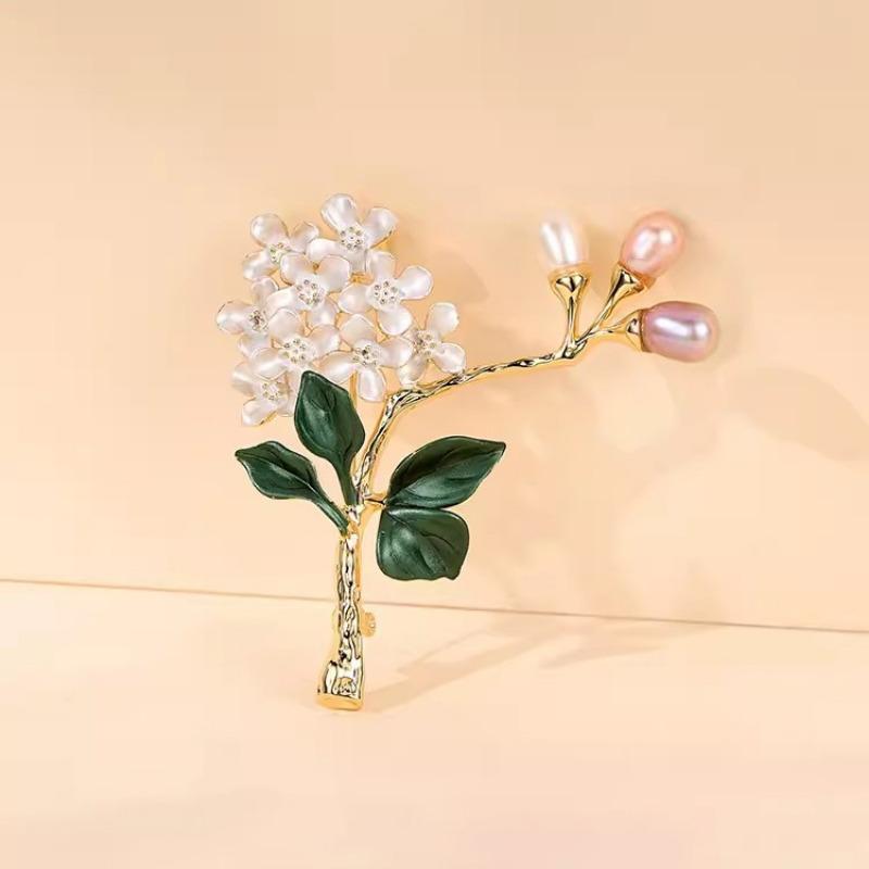 Floral Brooch, High-end Women's Exquisite Hydrangea Pearl Brooch, Niche Design Sense Brooch