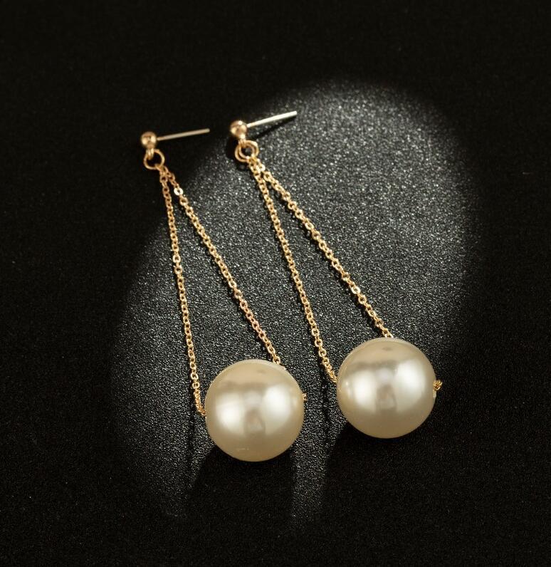 European & American Fashion Pearl Stud Earrings - New Styles and Popular Designs