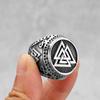 Europäischer und Amerikanischer Wikinger Odin Dreieck Logo Kraft Runen Ring Edelstahl Herren Amulett Jugend Mode Ring Schmuck