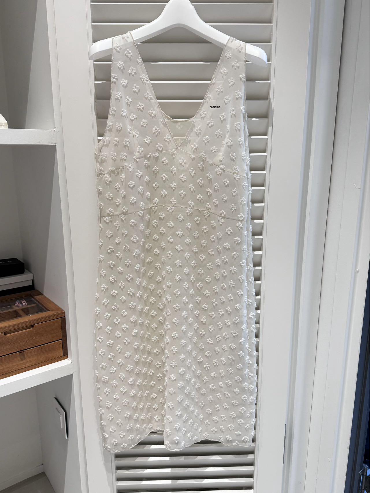 In Stock: Korean-Style Floral Lace Sleeveless V-Neck Midi Dress - High-Waist, Spring 2025 One Size белый