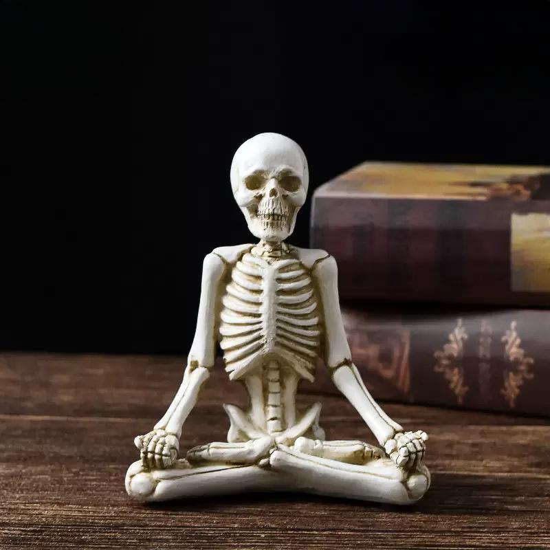 Halloween Skull Set Decoration for Home Courtyard Design A White Skull Decoration with A Terrifying Atmosphere
