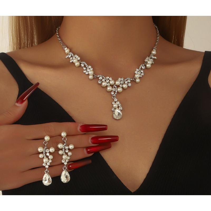 Legierung Strass Hochzeitskette Ohrringe Braut Hochzeitszubehör Bankett Damenschmuck