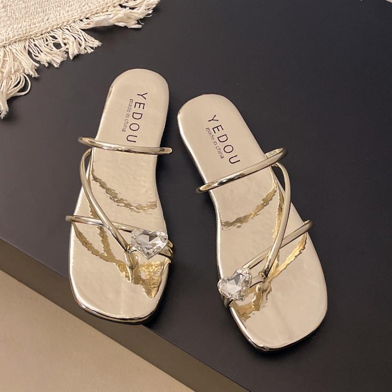 Fashion 2025 Summer Pinch Toe Women's Slippers Fashion Outdoor Crystal Beach New Narrow Band Light Soft Bottom Best Seller Flat Slippers