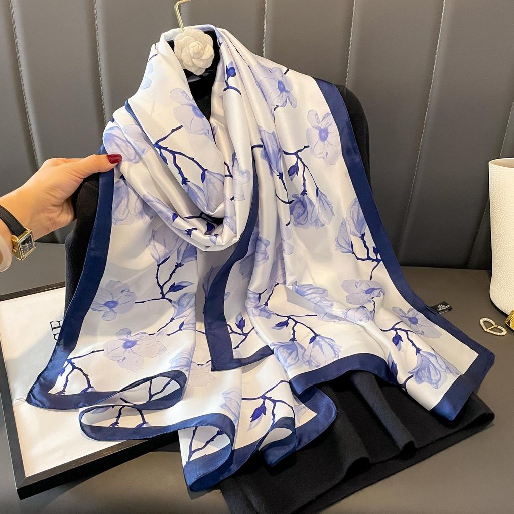 Lijin Satinschal weiblicher Schal dünn neuer Druck Frühling und Sommer Yangqi Mode Schal Mitfahrgelegenheit langer Seidenschal Schal Schal
