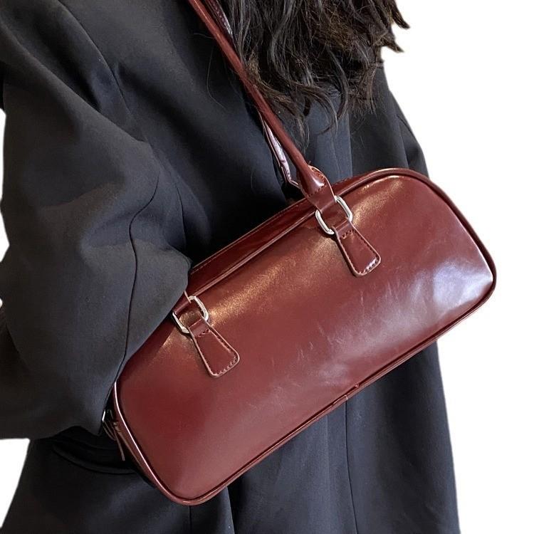 Boston Bag Large Capacity 2024 New Handbag Single Shoulder Bag Women's Versatile Pillow Bag Urban Minimalist Style
