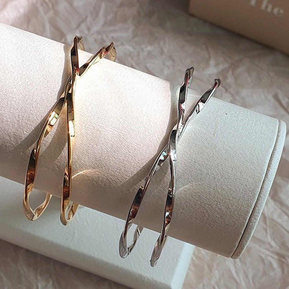 Women's Daily Accessory Sari Dot Cross Bracelet