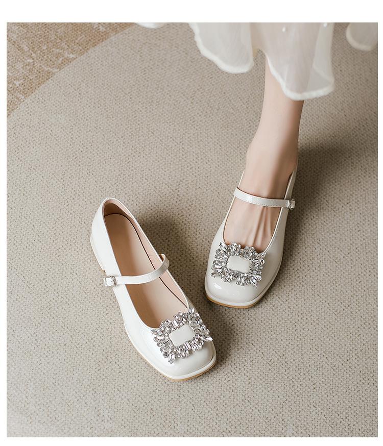 

French Mary Jane women s shoes 2025 summer new square head rhinestone sexy high heels wear thick heel small leather shoes 35