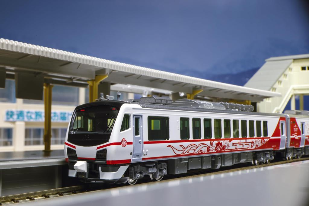 Sada kolejnic KATO N, model železničního dieselového vozu HB-E300 "Hinabi", 2 vozy, 10-1917