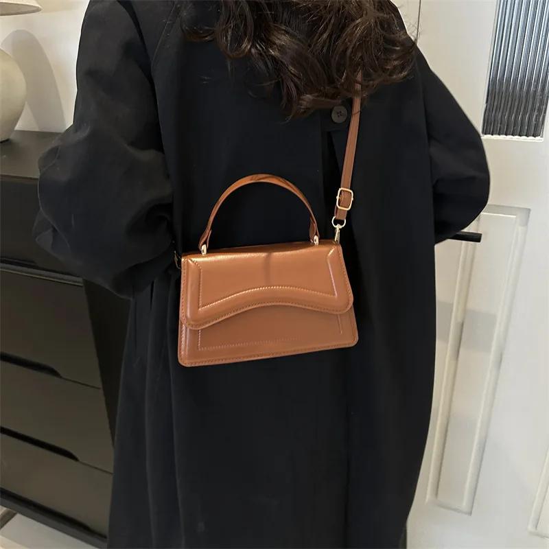 New Women Fashion Sling Shoulder Bags Trend PU Leather Texture Messenger Handbags Solid Leisure Stylish Crossbody Bags for Girls